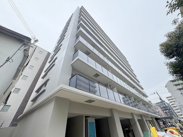 STANDZ新大阪の外観