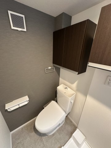 ベイルーム六会日大前のトイレ|落ち着いたトイレです