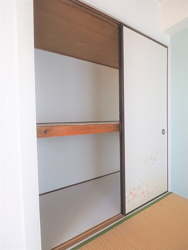 江ノ島シーサイドマンションの収納|こまごまとしたものを収納できそうですね