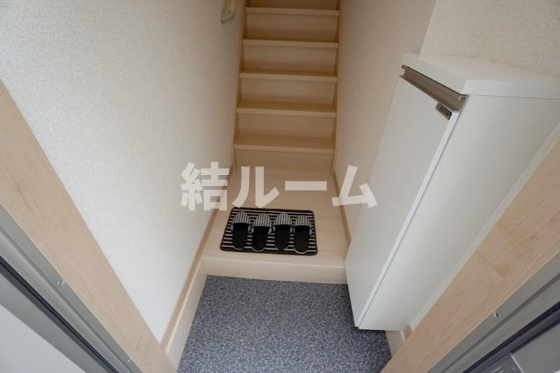 中野区若宮２丁目のアパートの玄関