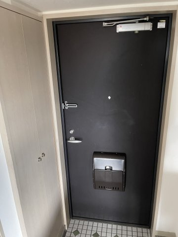 福岡市博多区博多駅前１丁目の賃貸マンションの玄関