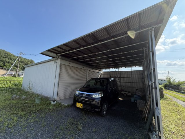 水回りキレイ♪ミサワホーム施工！家庭菜園もできます。足利市大月町の駐車場|倉庫・ガレージ付き