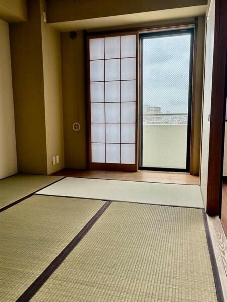 シティハイツ根津の和室