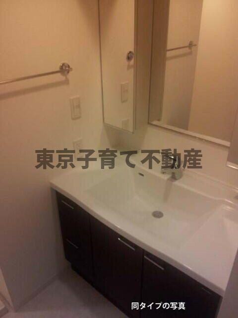 コンフォリア上野広小路の洗面所