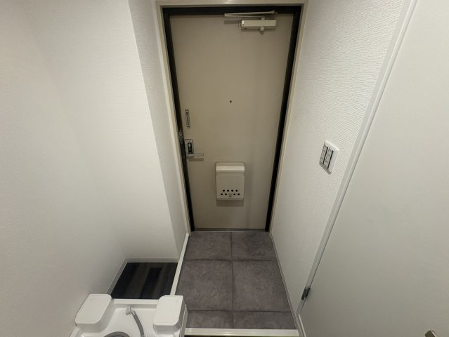 岡本ハイツの玄関