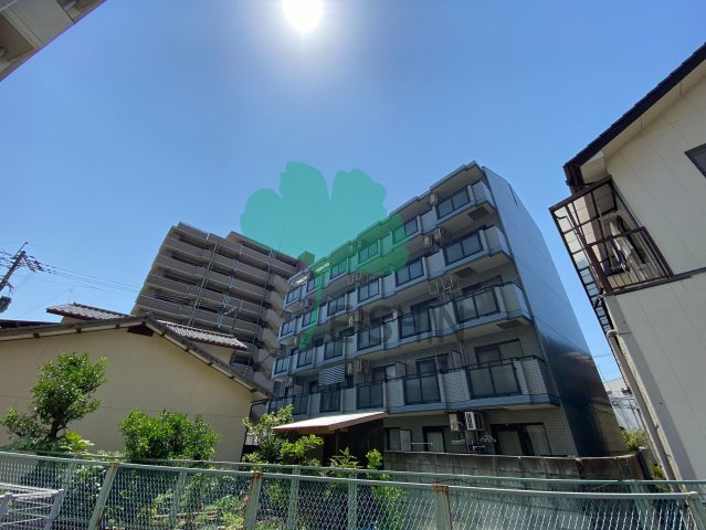 エステートモア西大橋の外観