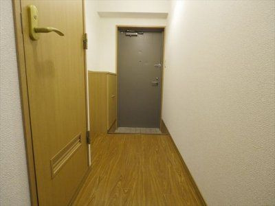 ブランペルルの玄関