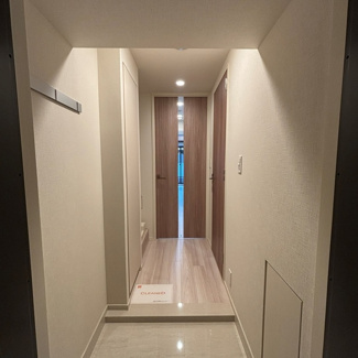 【玄関】 | パークアクシス新宿百人町 | ※写真は同タイプ住戸です。