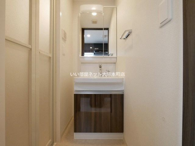 エステムコート難波Ⅶビヨンドの独立洗面台