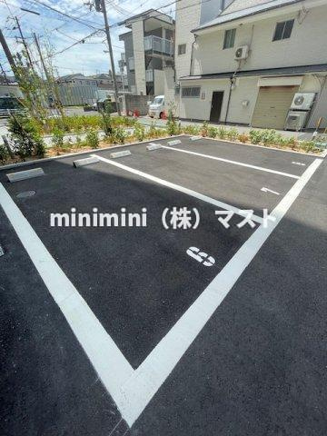 ファステート大阪アステールの駐車場