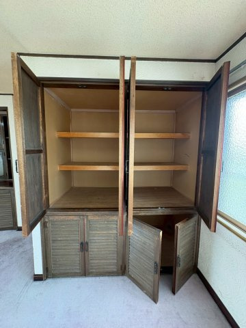 緑ヶ岡５丁目11-1貸家の収納