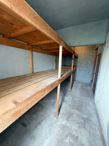 緑ヶ岡５丁目11-1貸家の収納
