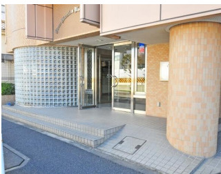 ライオンズマンション⻄新⼩岩の外観