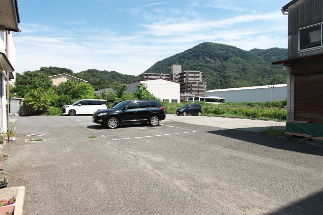 西岡金物（岡本）駐車場の駐車場