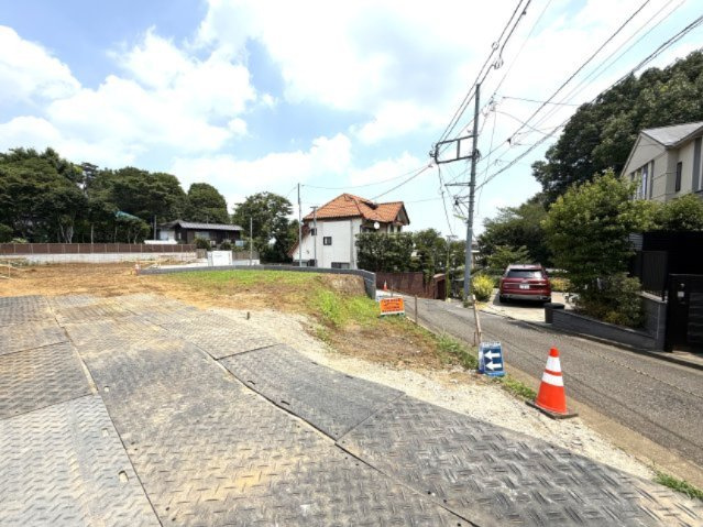 【外観】 | 【仲介手数料４６０万円が無料！】■成城学園駅１２分■東南角地■高台からの眺望良好 | 諸費用４６０万円ＯＦＦ！
決算キャンペーン中！
家計応援サービスの限界に挑戦中！
■成城学園駅１２分（坂のない道のり）
■東南角地
■高台からの眺望良好
■各ハウスメーカーをお安くご紹介可