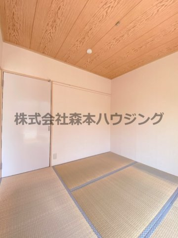 【和室】 | 　ハイツ千鶴1 | リビングスペース代わりに使えそうな和室です
