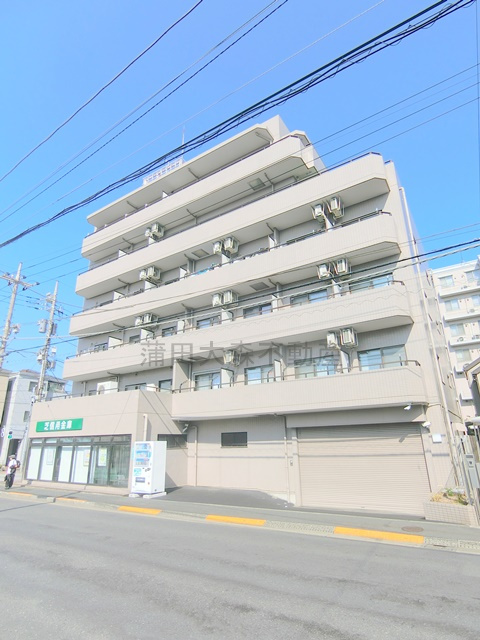 コスモリード蓮沼の外観