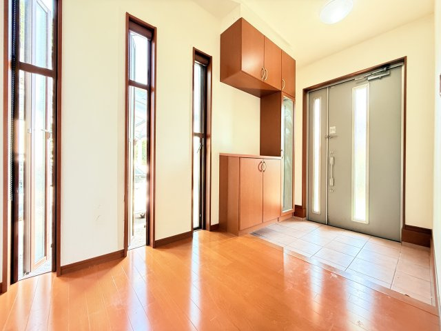 【オール電化】小美玉市納場中古戸建の玄関