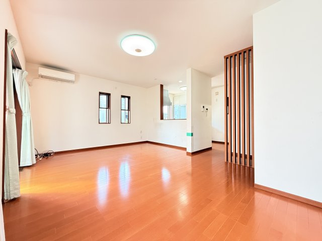 【オール電化】小美玉市納場中古戸建の居間・リビング