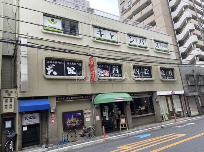 松原ビル西館の洋室