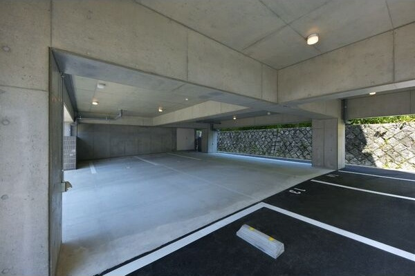 三の丸殿の駐車場