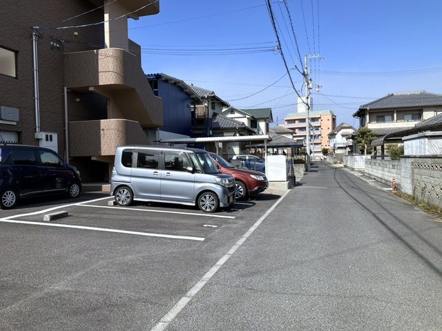 マリベールＳａＫａＴａの駐車場