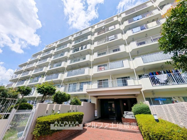 ヴェルドミール羽村の外観|【cozy living】
◆休日は◆仕事から切り離された家族の為だけの場所でゆっくりくつろぎたい。趣味や、習い事で休日を過ごすも楽しいが、結局はここが安らげる。