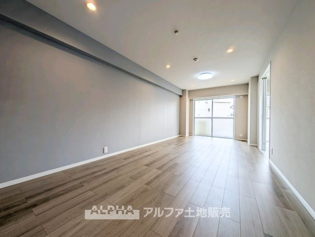 ヴェルドミール羽村の居間・リビング|【Weekend Living】
◆休日も心地よく◆
家族で映画を楽しんだり、ゆっくりコーヒーを味わったり。何気ない休日の時間を豊かにしてくれるリビングです。
