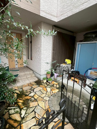 香里北之町　中古一戸建ての玄関|■物件内覧・資金計画相談・住宅ローン相談、リフォーム相談、お問合せ受付中■
※当日・翌日のご内覧、ご相談はお電話でのお問合せがスムーズです！