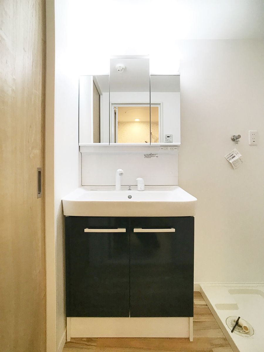新品家具付きマンション赤坂21(KaGood福岡)の独立洗面台