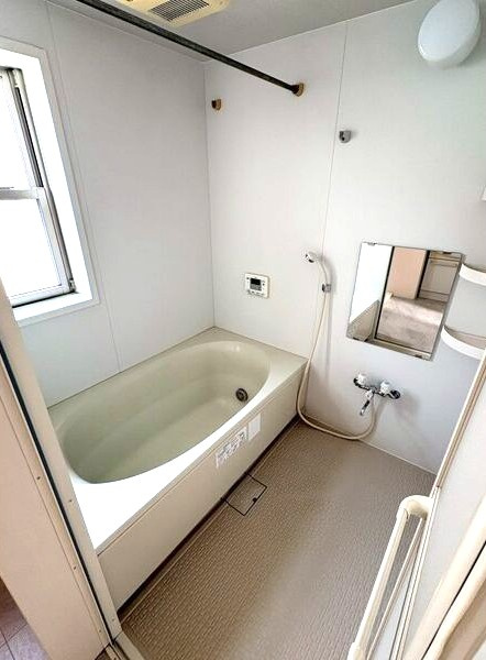 炭の家Ⅱ⻑良町４丁⽬Ｂの浴室