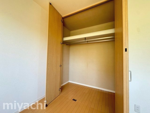 徳島市中島田町２丁目のアパートの収納