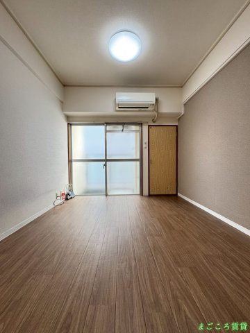 【寝室】 | ジョイフル西船場