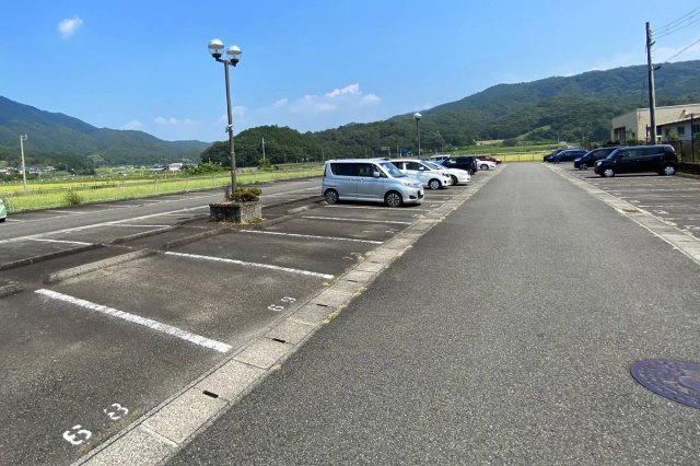 【駐車場】 | ビレッジハウスつるみ