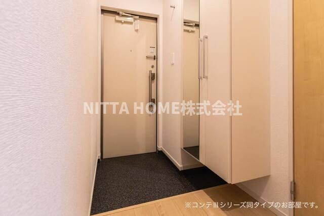ポルトキアーロの玄関|【イメージ写真】玄関にミラー付きのシューズボックスが付きます◎
