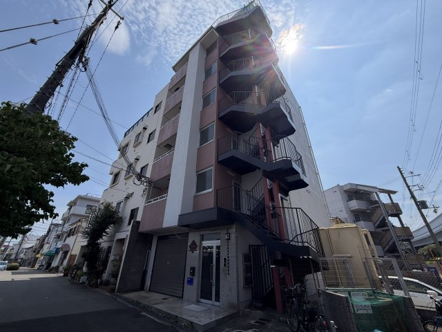 シェトワ大石の外観