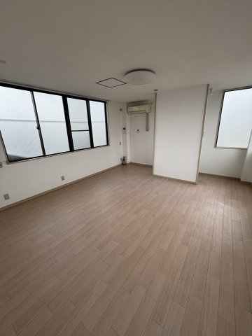 Ｍ・Ｍビルの居間・リビング|こちらの居間で趣味の時間をお楽しみください