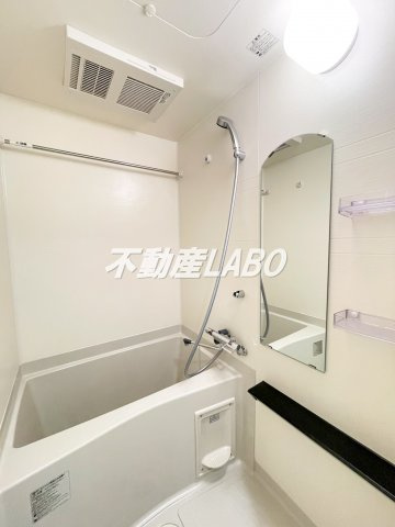 アドバンス大阪ベイココナの浴室