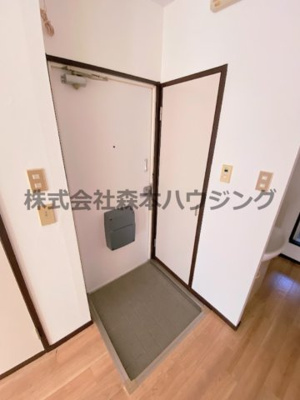 【玄関】 | 　ハイツ千鶴1 | 落ち着いた玄関です