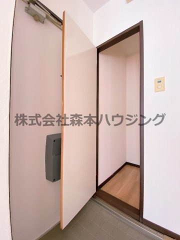 【収納】 | 　ハイツ千鶴1 | 便利な玄関収納です