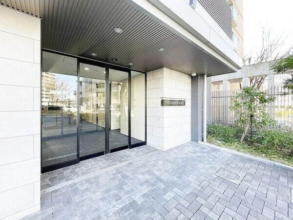 S-RESIDENCE葵Ⅱのエントランス