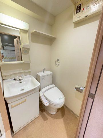 福岡市博多区住吉４丁目の賃貸マンションのトイレ