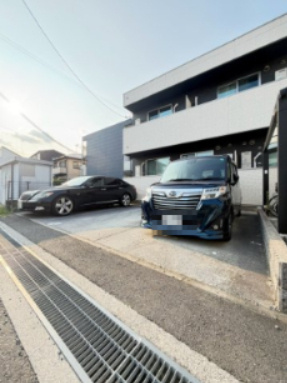 CASACALMAの駐車場