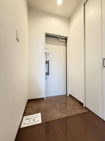 CASACALMAの玄関