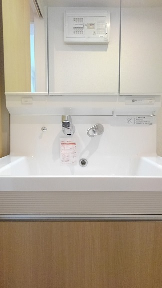 横浜市港北区新横浜１丁目の賃貸マンションの洗面所