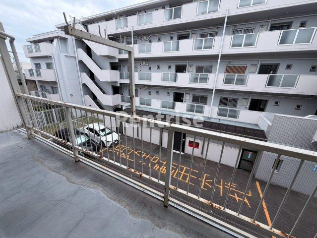 晴新コーポラスのバルコニー