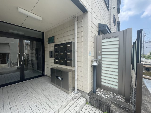 甲子園マンション２のエントランス