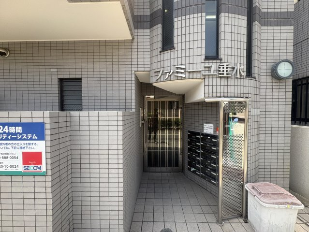ファミーユ垂水のエントランス