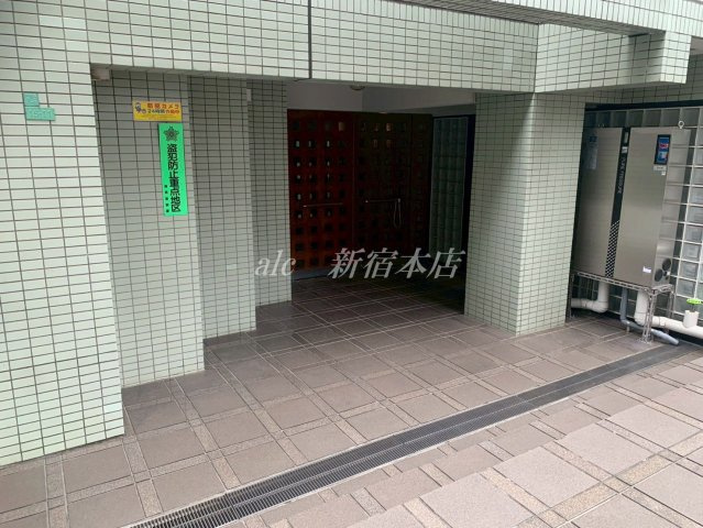 グランドコート江古田のエントランス