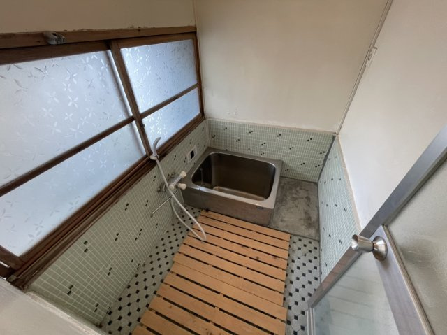 野中町貸家Aの浴室